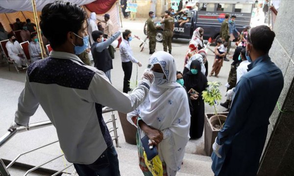 Pakistan'da Kovid-19 vaka sayısı 70 bini geçti