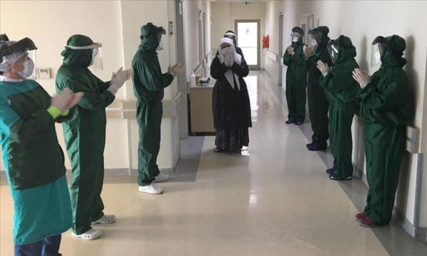 Türkiye'de Kovid-19 tedavisi tamamlananların sayısı 151 bin 417 oldu