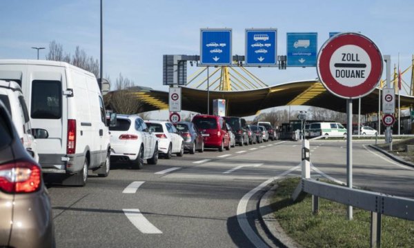 Avrupa'da ülkeler sınırlarını açtı