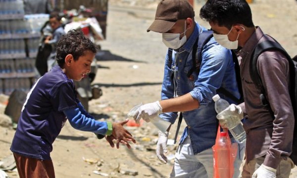 BM'den Yemen için 'Ya yardım edersiniz ya da uçurumdan düşmesini izlersiniz' uyarısı 