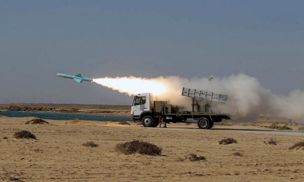 İran, Irak sınırındaki 'terör gruplarını temizlemek için' tatbikat başlattı