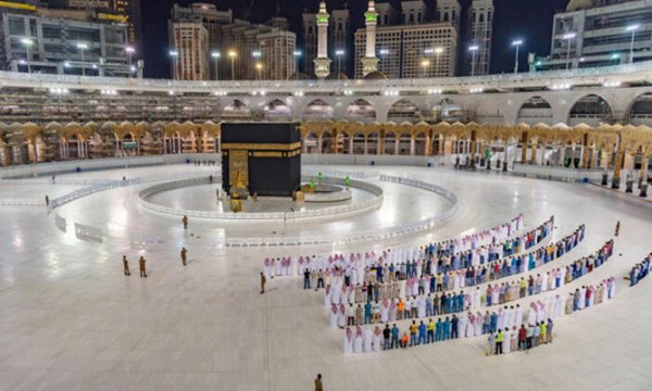 Suudi Arabistan, yalnızca ülke içindekilerin katılabileceği haccın kurallarını açıkladı