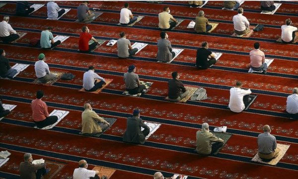 Türkiye'de Camiler 3 vakitte daha cemaatle namaza açılıyor