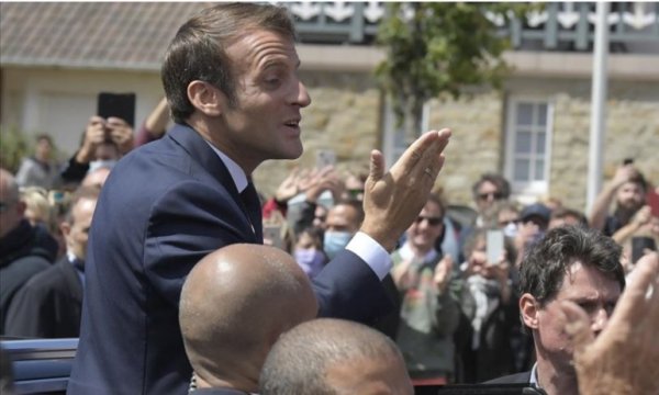 Fransa'da Macron yerel seçimlerde ağır yenilgi aldı
