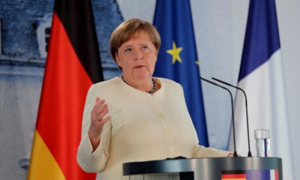 Merkel: Daha önce görülmemiş sorunlarla karşı karşıyayız