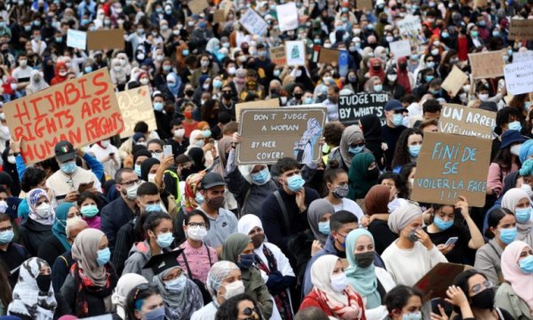 Brüksel’de üniversitede 'Başörtüsü Yasağı' protestosu