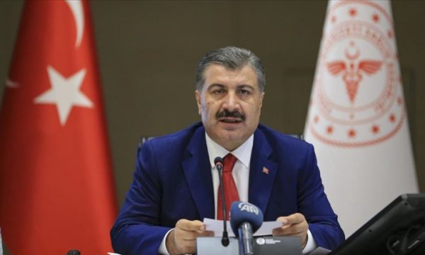 Sağlık Bakanı Koca: Vaka sayılarımızda azalma sürüyor