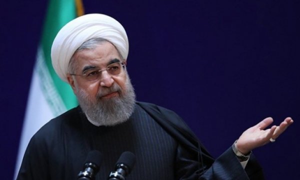Ruhani: Koronavirüs ve yaptırımlar nedeniyle ağır bir süreç geçiriyoruz
