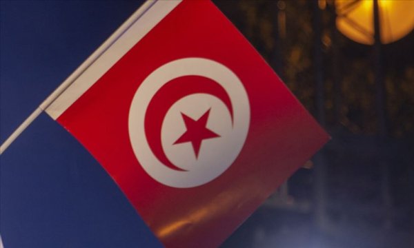 Tunus'ta Nahda Hareketi parti dışından iki kişiyi başbakanlığa aday gösterdi