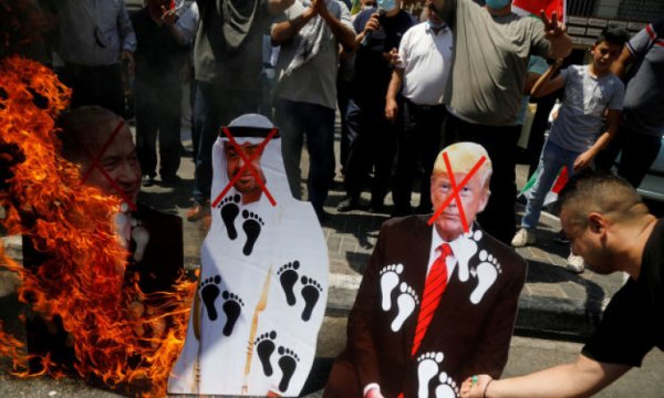 İran: BAE-İsrail anlaşması Müslümanların sırtına saplanan bir hançer