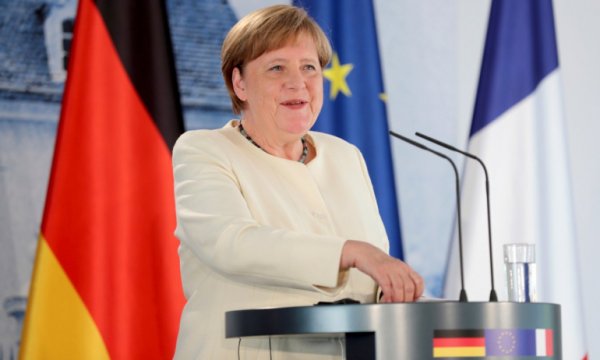 Merkel: Doğu Akdeniz'de Yunanistan'ın yanındayız
