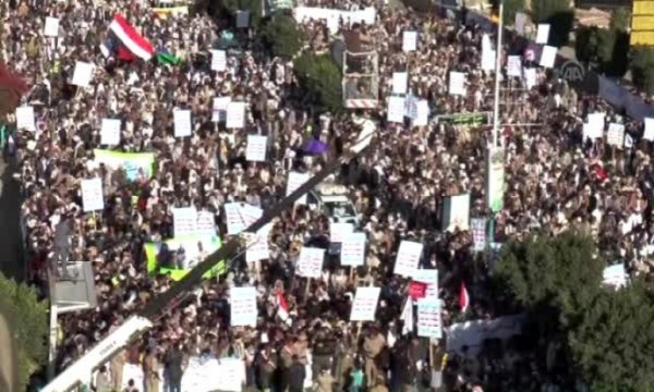 Yemen'de Aşura Günü "istibdada karşı inkılap" sloganı ile anılıyor