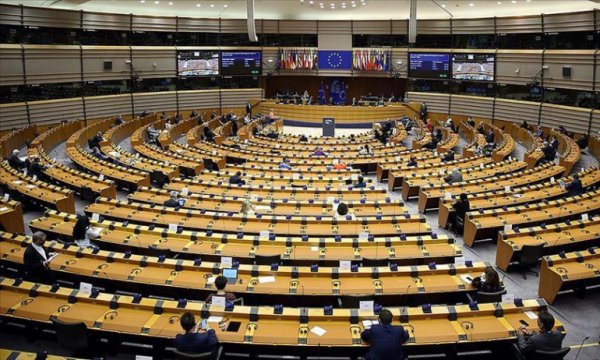Avrupa Parlamentosu'ndan İngiltere'ye uyarı