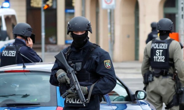 Sağcı tehlike - Almanya'da polis zan altında