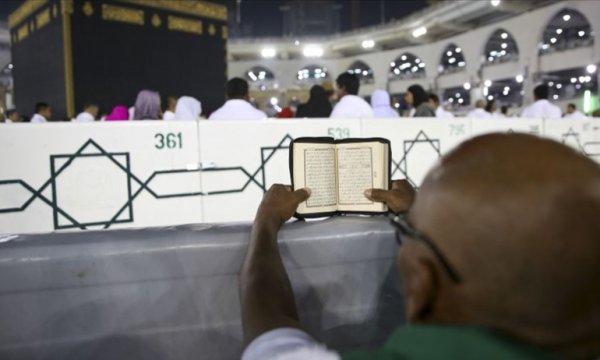 Suudi Arabistan umre ziyaretlerini kademeli olarak başlatmaya hazırlanıyor