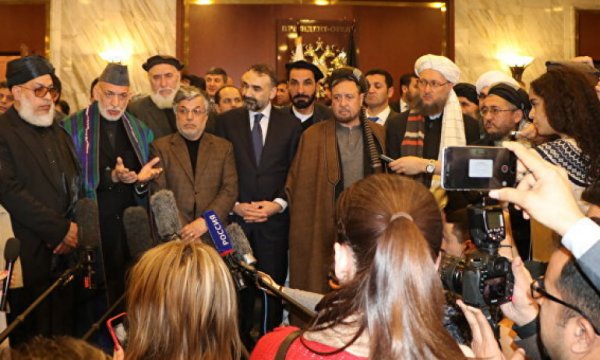 Afganlar arası müzakereler görüş ayrılıkları nedeniyle askıya alındı  