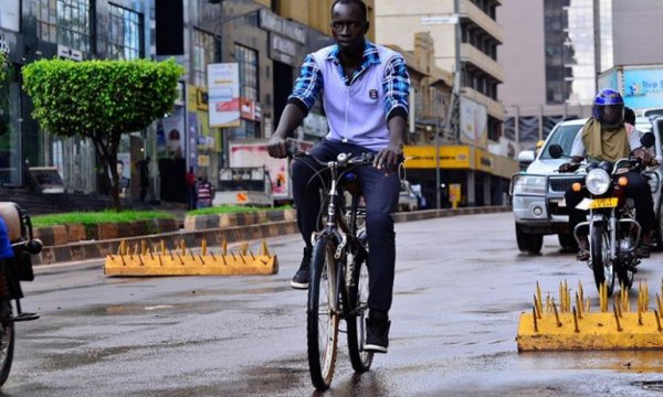 Uganda'da hava ve kara sınırları 6 ay sonra yeniden açıldı