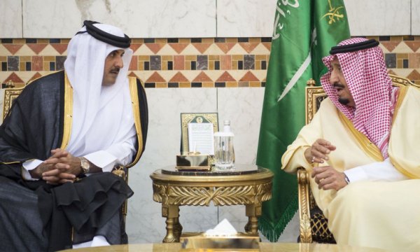 Arabistan ile Katar sınırların açılması için anlaştı