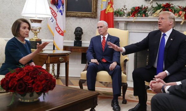 ABD Temsilciler Meclisi Başkanından 'Trump görevden alınmazsa azil sürecine başlıyoruz' mesajı
