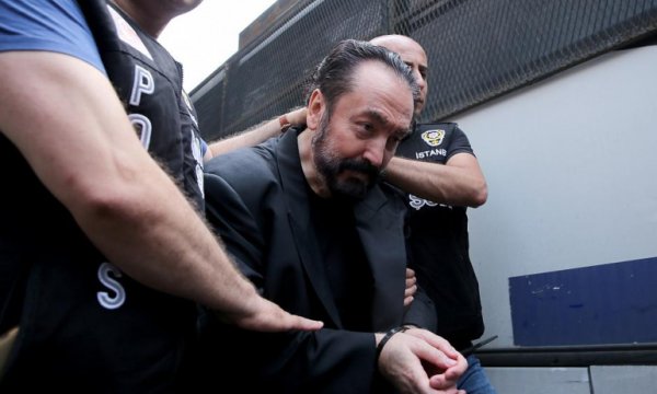 Adnan Oktar'a yargılandığı davada bin yılı aşkın hapis cezası