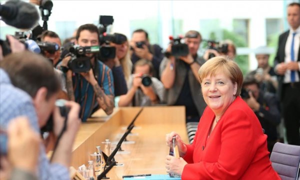 Almanya Başbakanı Merkel'in partisi CDU yeni liderini belirleyecek