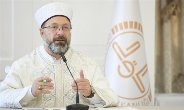 Diyanet İşleri Başkanı Erbaş'tan Yunanistan Başpiskoposu İeronimos'un Müslümanlara hakaret etmesine tepki