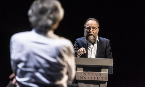 Dugin: Uzlaşıya dayalı sistem yıkıldı, savaşan iki Amerika...