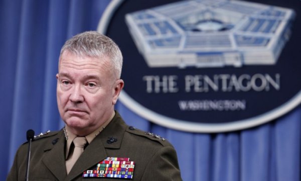 CENTCOM Komutanı McKenzie gücünü artırmak için nasıl bir "İran Krizi" yarattı?