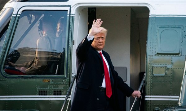 Trump: Bir şekilde geri döneceğiz, yakında görüşeceğiz