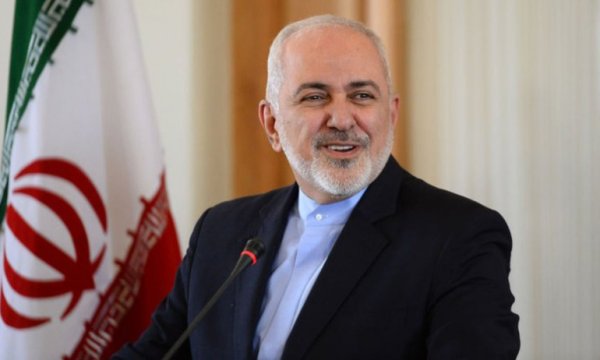 Zarif, bölge ülkelerine seslendi: Trump gitti, biz ve komşu ülkeler kaldık