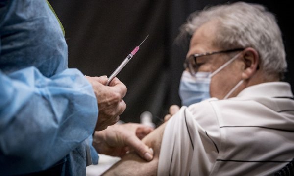 Avrupa'da Kovid-19 aşısı savaşları yaşanıyor