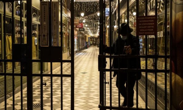 Fransa AB üyesi olmayan ülkelerden gelenlere sınırları kapadı