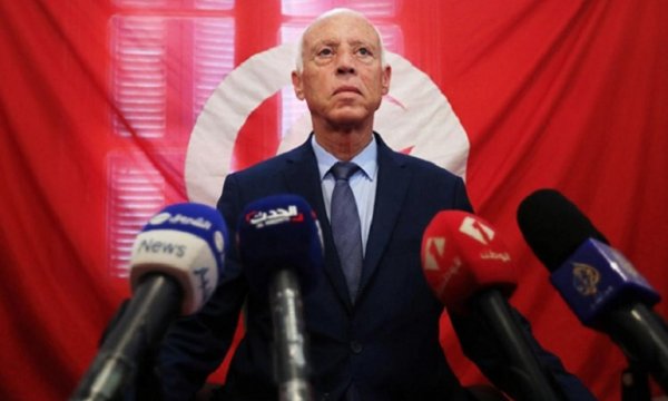  Zarfı açınca görme kaybına uğradı: Tunus’ta cumhurbaşkanını hedef alan suikast konuşuluyor