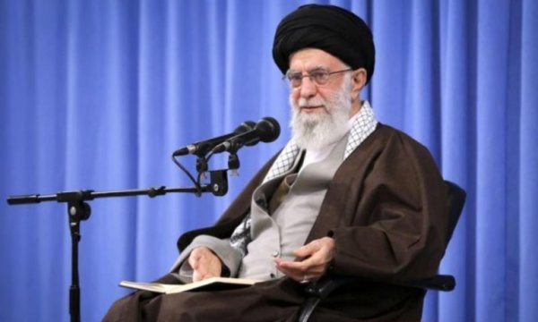 Ayetullah Seyyid Hamaney komşu ülkelere seslendi