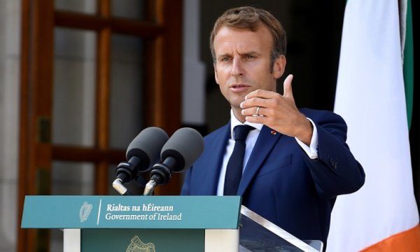 Macron'a öfke dinmiyor: Cezayir, hava sahasını Fransa'ya kapattı