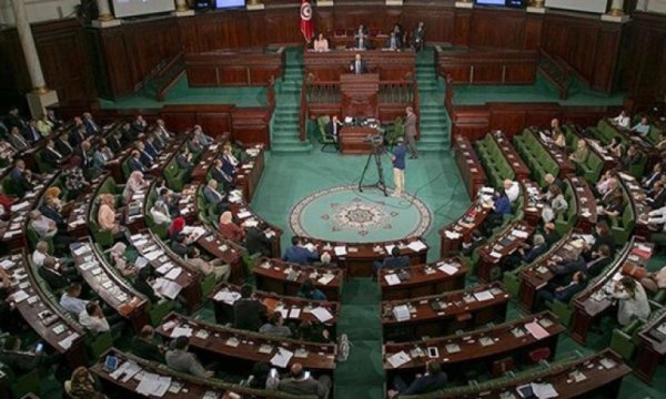 Tunus meclisi Cumhurbaşkanı Kays Said'e 'dur' dedi