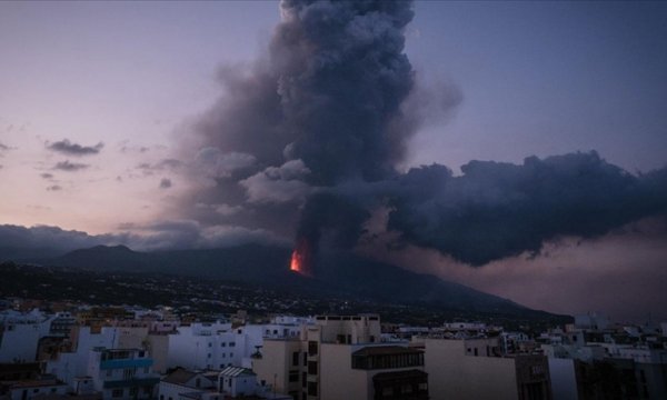 La Palma Adası'nda volkandan çıkan lavlar 24 günde 1458 binayı yakıp yıktı