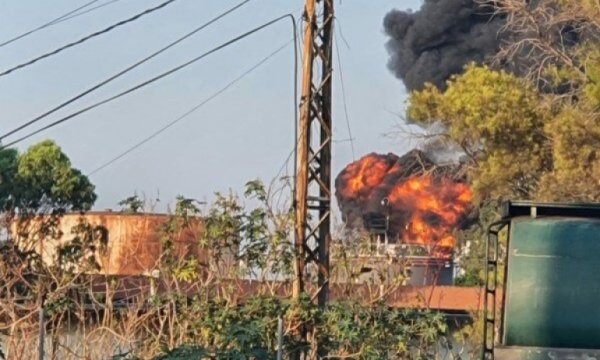 Lübnan'daki Zahrani petrol tesislerinde yangın