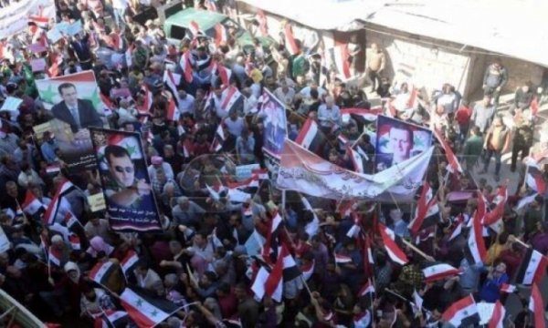 Halep'te Türkiye'nin operasyonları protesto ediliyor