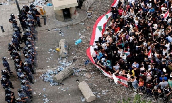 Lübnan'da 'Siyonist Samir Caca' Sloganları