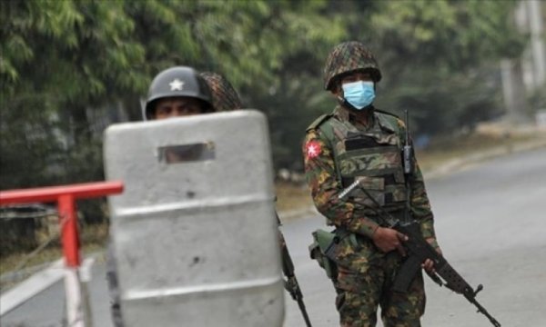 Myanmar iç savaşa sürükleniyor