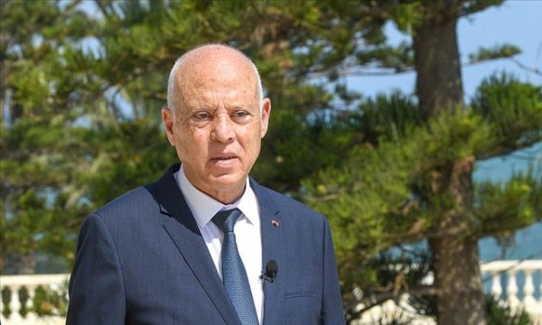 Tunus Cumhurbaşkanı'nın yetkilerini giderek genişletmesi içeride ve dışarıda muhaliflerini artırdı