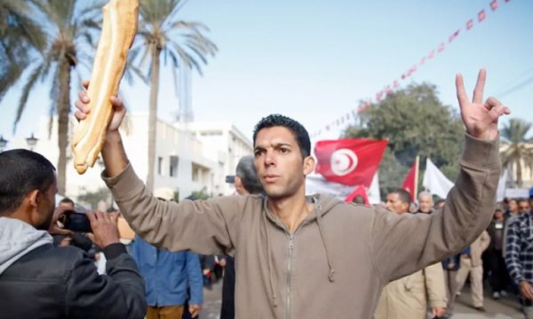 Tunus'ta siyasi darbenin ardından ekonomik kriz derinleşiyor