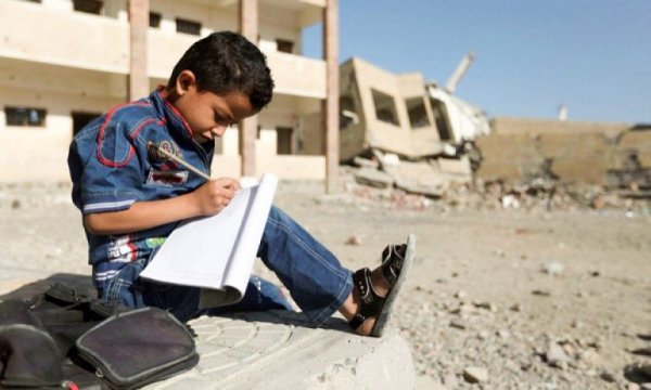 İki milyon Yemenli çocuk savaşın gölgesinde eğitimden mahrum kaldı