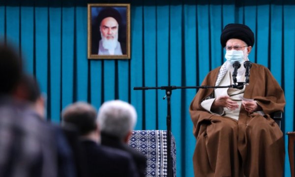 İslam İnkılabı Rehberi: Ülkenin tüm sorunları için bilimsel çözüm bulunabilir