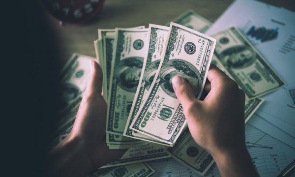 Türk Lirası eriyor; dolar 11 TL sınırını da aştı!