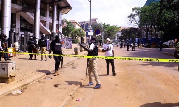 Uganda'nın başkenti Kampala'da 2 ayrı patlama meydana geldi