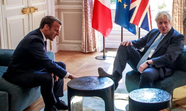 İngiltere-Fransa hattında gerilim yükseliyor: Macron’dan Johnson’a “Palyaço” yorumu 