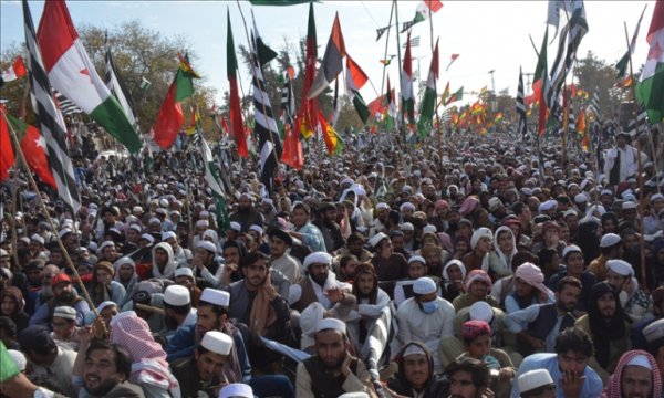 Pakistan'da 2021'e protestolar damgasını vurdu