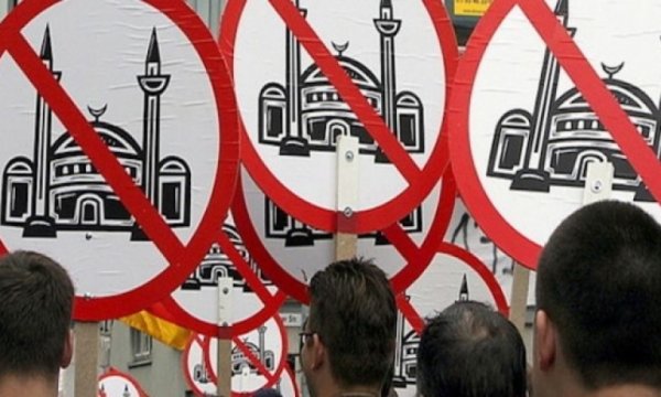 Siyaset ve medya, Avrupa'da İslamofobiyi körükledi